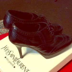 VINTAGE YVE SAINT LAURENT LACE UP BLACK SHOE